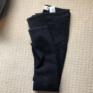 BLACK HOLLISTER SKINNY JEANS